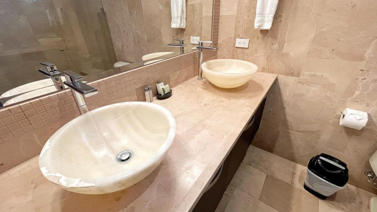 Pacific Suites Boutique Hotel And Bistro ハコ エクステリア 写真